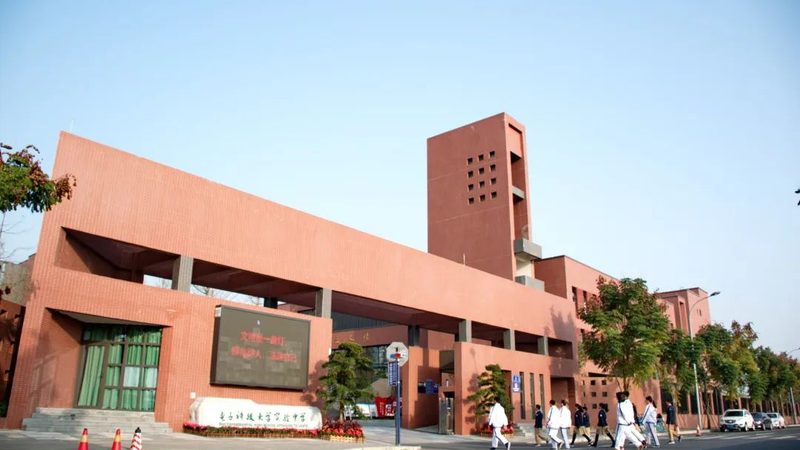 成都电子科技公司：技术实力与产品对比解析